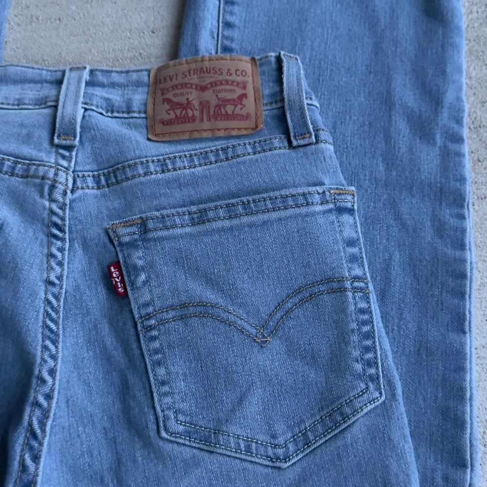 Levi's 725 High Rise Bootcut Women's Size 24 Light Wash Denim Raw Hem Western - Picture 5 of 7